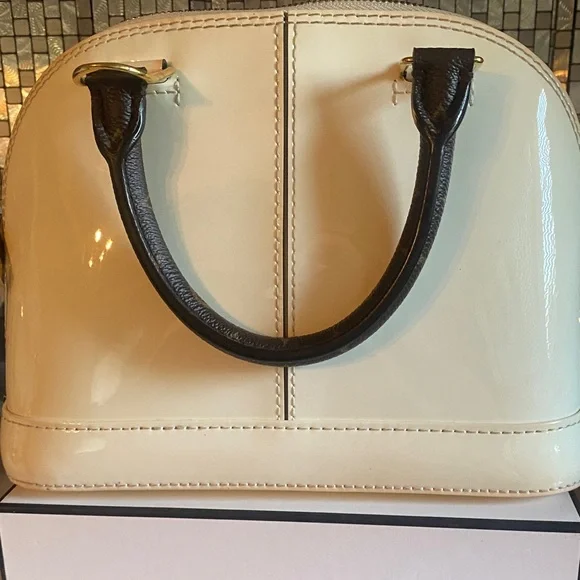 Louis Vuitton Patent Vernis Alma BB Cream and Brown Satchel - Picture 5 of 10